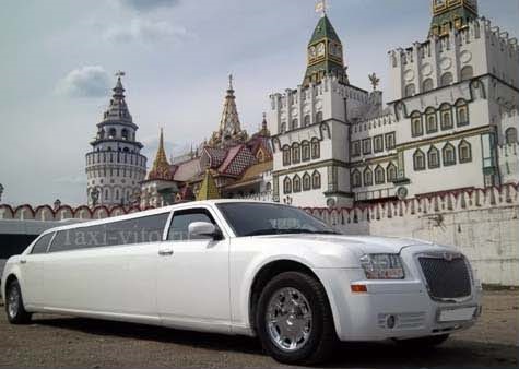 Лимузин для экскурсии по Москве