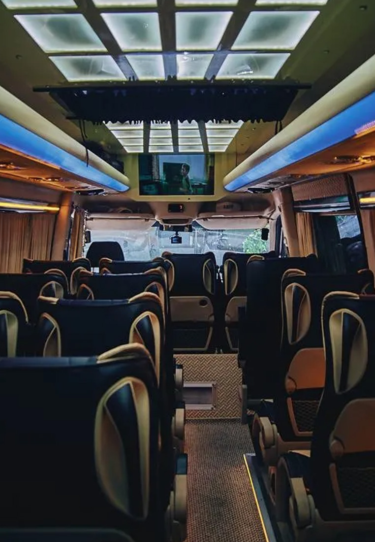 Аренда Mercedes Benz Sprinter 906 черный VIP заказ с водителем в Москве