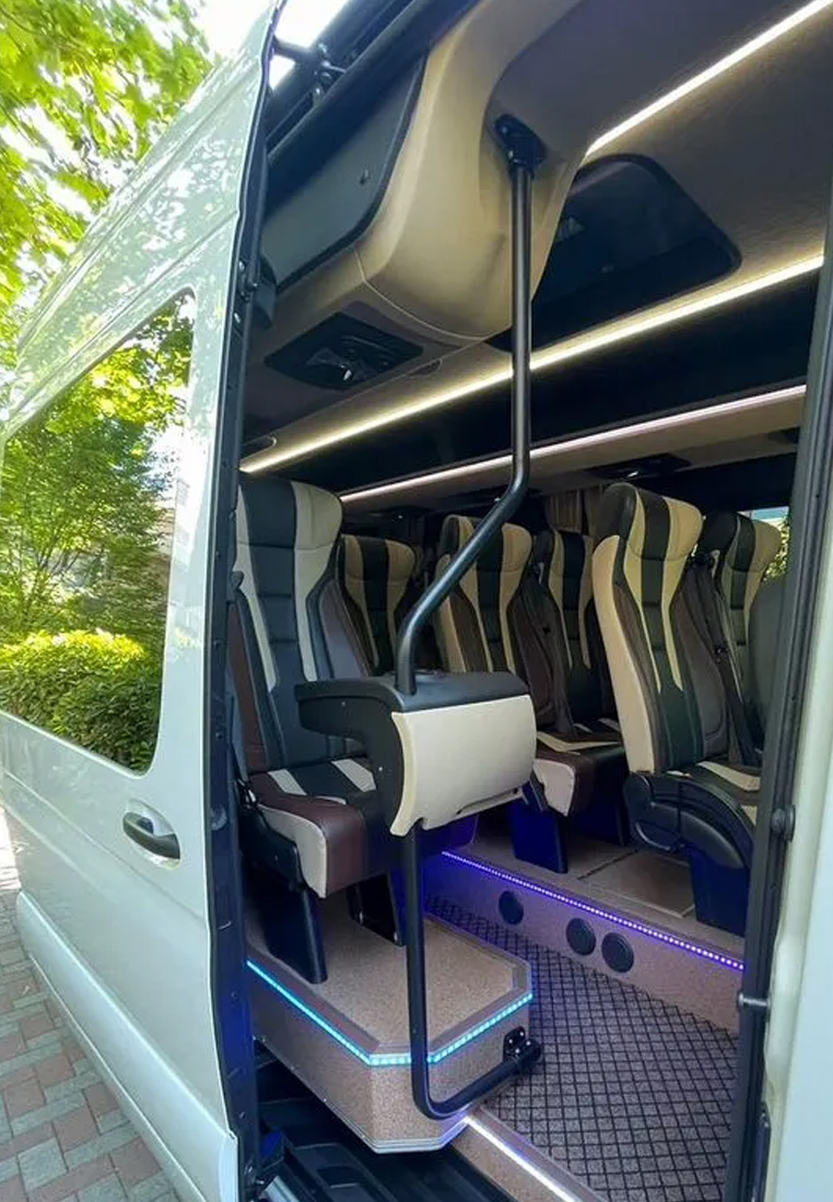 Аренда Mercedes Benz Sprinter VIP заказ с водителем в Москве
