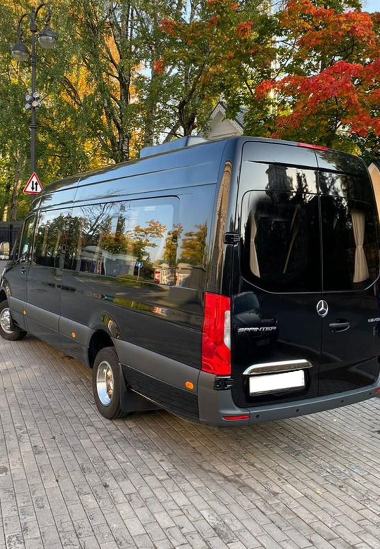 Аренда Mercedes Benz Sprinter 907 черный VIP заказ с водителем в Москве